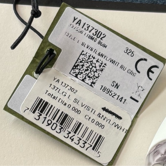 Gucci Sync L Women's White Rubber Strap Quartz Watch - YA137302 - Picture 7 of 8